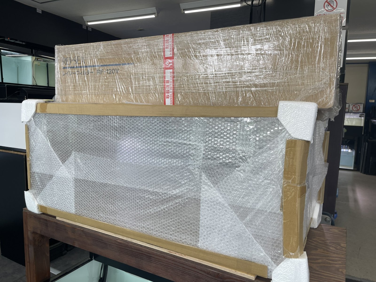 画像1: 【特価】W1200×D600×H500アクリル水槽　レイシー上部フィルターセット　【新品未使用】 (1)